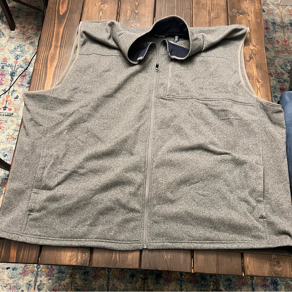 IZOD Men’s Gray Zip Up Vest Size 5XLT